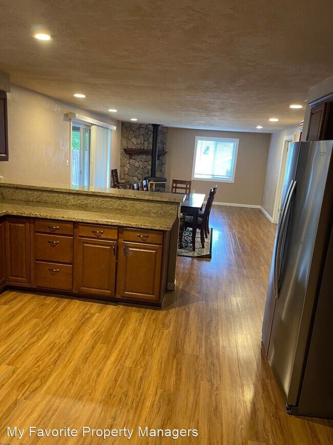 Building Photo - 4 br, 3 bath House - 2442 Dellwood Ave.