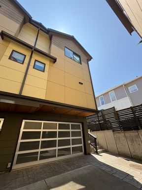 Building Photo - Fabulous Queen Anne Home! Sunday June 14th from 3:00-4:00!