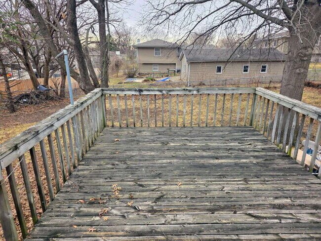 Building Photo - 320 34th St