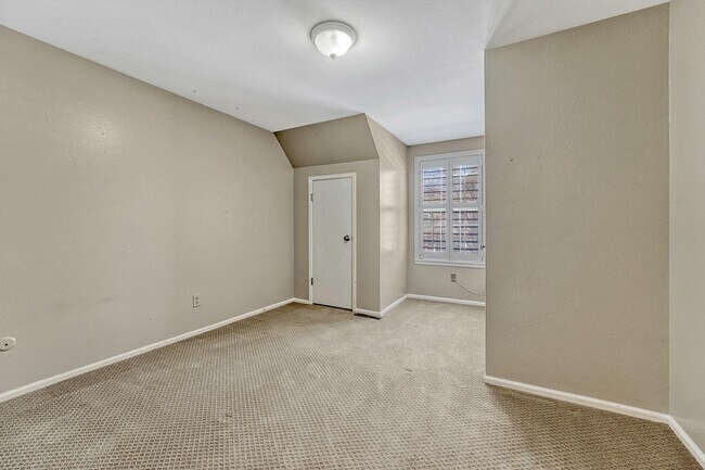 Building Photo - 7398 S Hudson Way