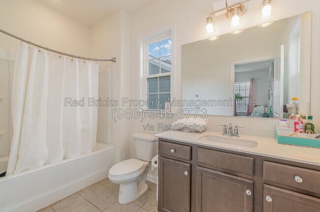 Building Photo - 12917 Hindcross Dr