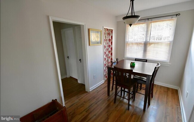 Building Photo - 10 Ashby St