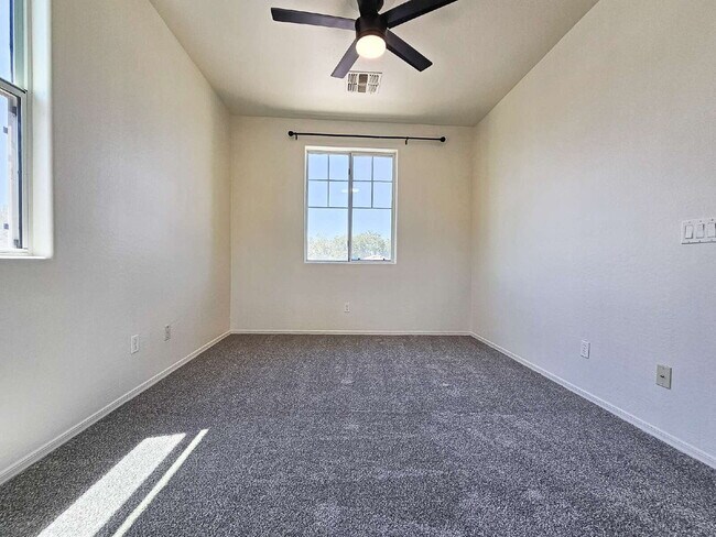 Building Photo - 1311 E Marcella Ln