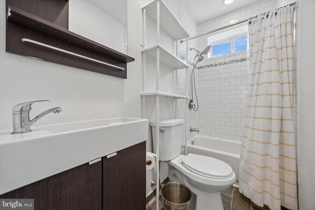 Building Photo - 2663 Martha St