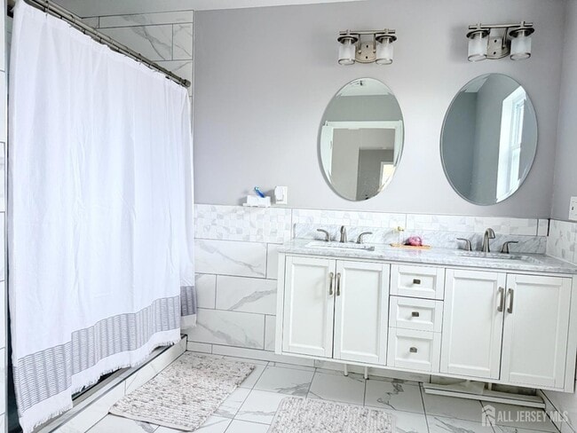 Building Photo - 42 Nelson Ave