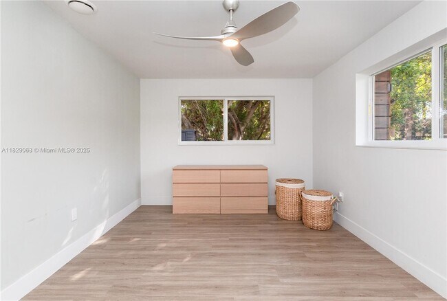 Building Photo - 2302 Funston St