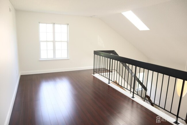 Building Photo - 1306 Commons at Kingswood Dr