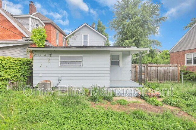 Building Photo - 341 E Markison Ave