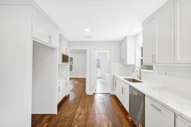 Building Photo - 312 Maple Ave