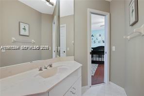 Building Photo - 1884 Classic Dr