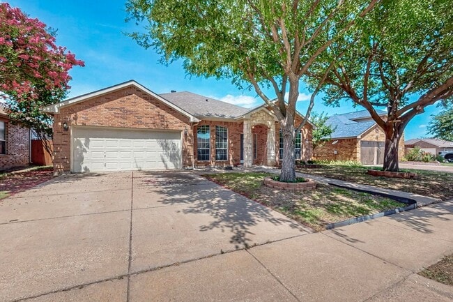 Building Photo - 165 Hirth Dr