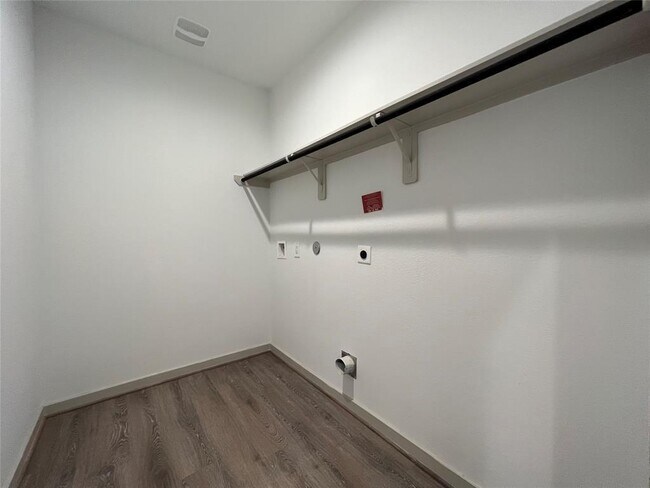 Building Photo - 29235 Pikes Peak Dr
