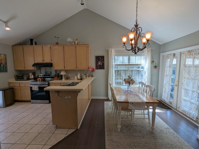 Building Photo - 2587 Yarmouth Ln