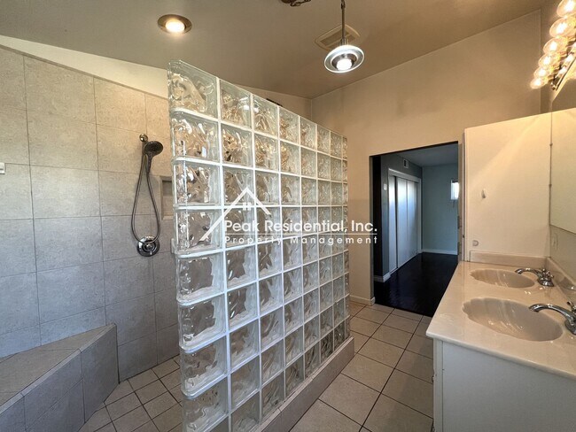 Building Photo - Wonderful 3bd/2ba Orangevale Home!