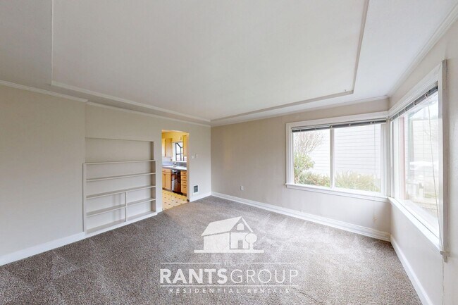 Building Photo - 3-Story Eastside Home with Views of the Bay!