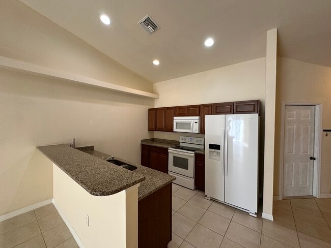 Building Photo - 1046 SE 11th Terrace