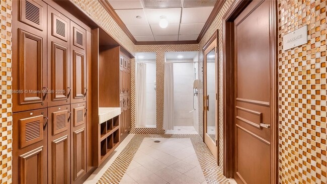Building Photo - 1460 S Ocean Blvd