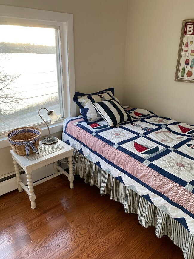 Bedroom 3: 2 twin beds - 50 Summit Ave