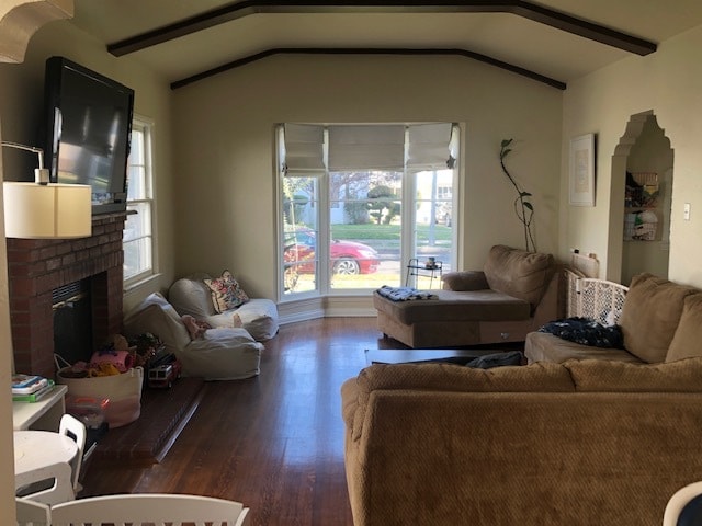 Living Room street view - 2581 Amherst Ave
