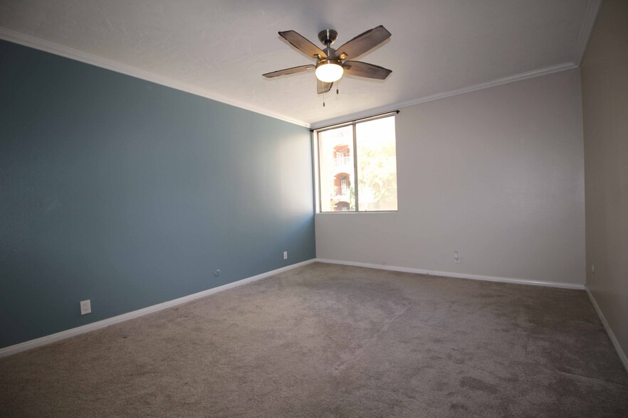 Building Photo - 4879 Collwood Blvd