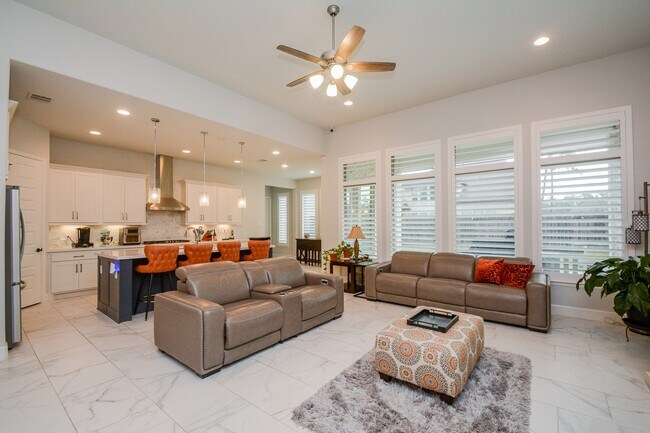 Building Photo - 11947 Gramina Way