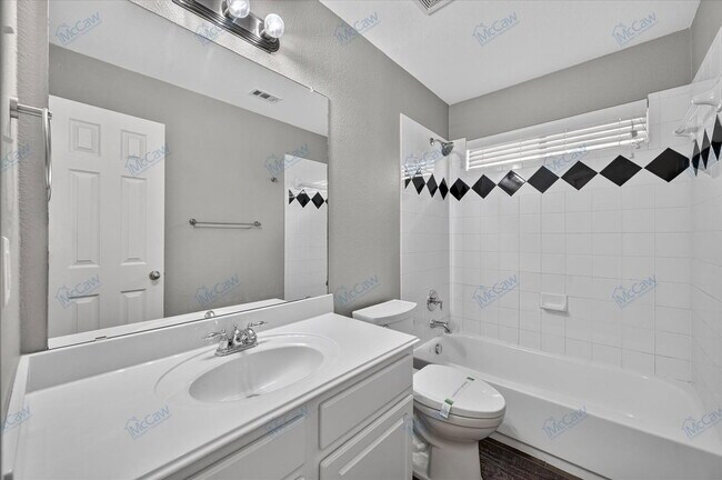 Building Photo - 9917 Channing Rd