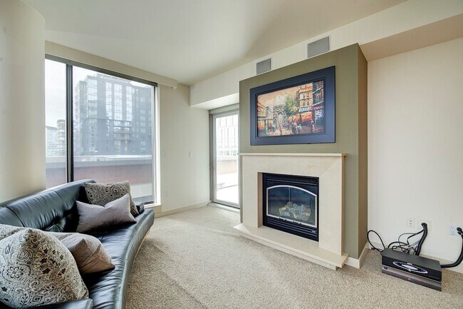 Building Photo - 1Bd/1Ba Bellevue Condo