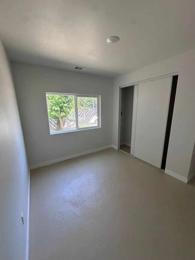 Building Photo - Brand new 3 bedroom house in quiet neighbo...