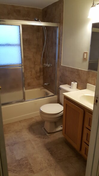 Building Photo - 128 Hamlet Rd