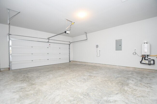 Building Photo - 4007 Crowning Ct