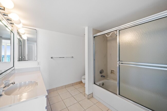 Building Photo - 3200 S Ocean Blvd