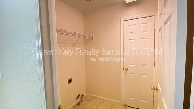 Building Photo - 4092 Memoir Ave