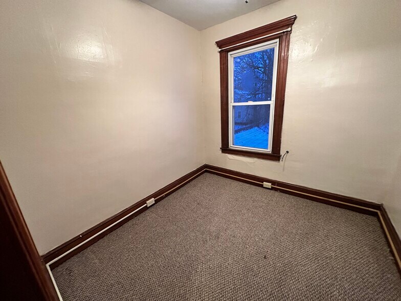 Building Photo - 17 Washington St