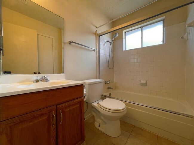 Building Photo - 4502 Mossygate Dr