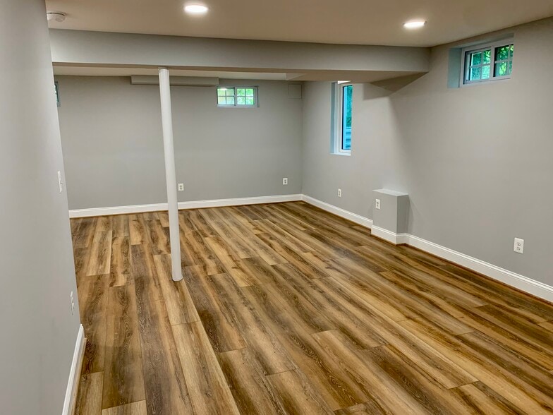 Building Photo - 3076 Holmes Run Rd