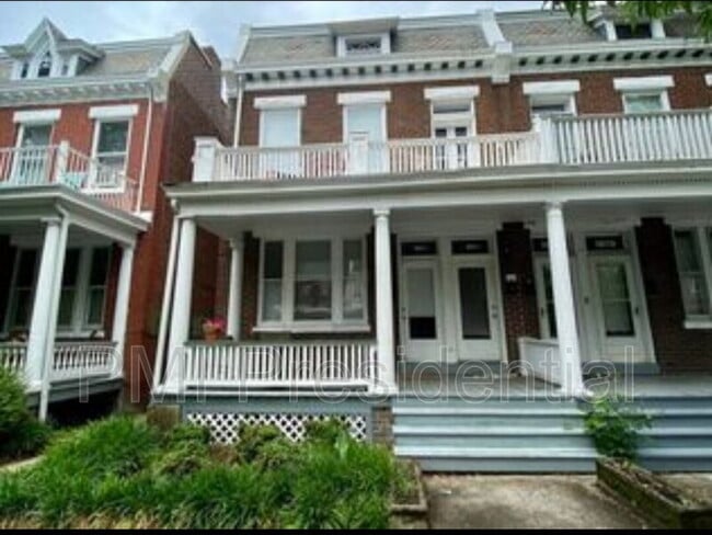 Primary Photo - 2702 W Main St