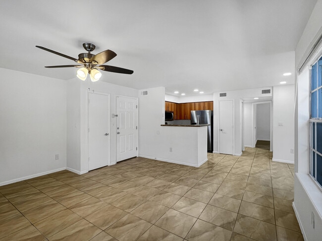 Building Photo - 1050 Crystal Way