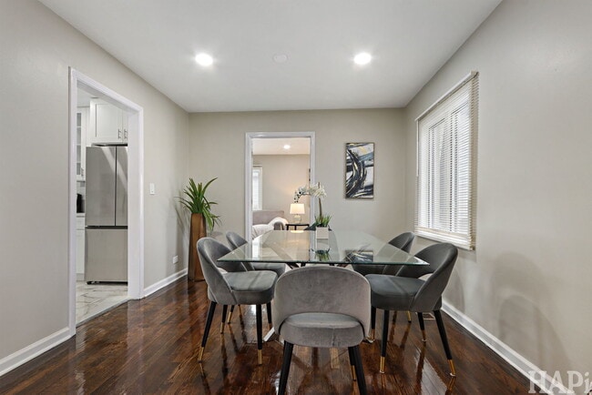 Building Photo - 75 Carthage Ln