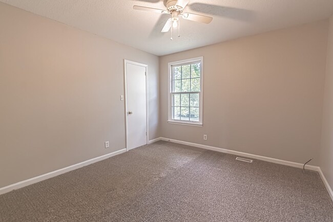 Building Photo - Half off 1 months rent