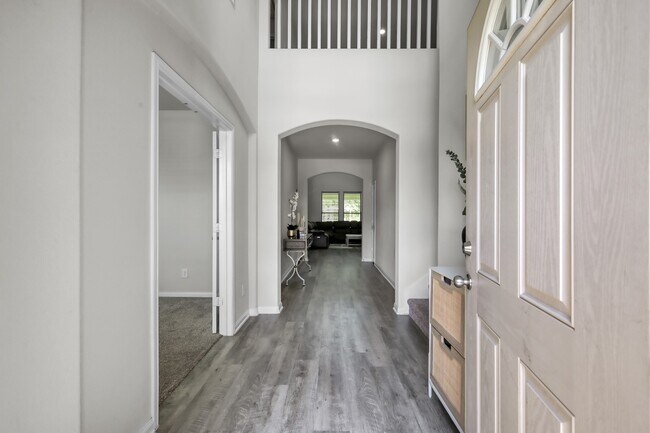 Building Photo - 6185 White Oak Leaf Lp