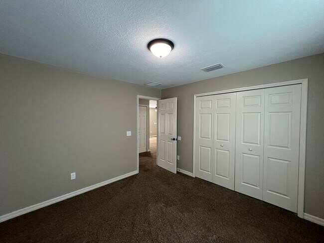 Building Photo - AMAZING 3 BD/2BA Home in Beautiful Ocala!!!