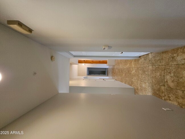 Building Photo - 11290 E Whitethorn Dr