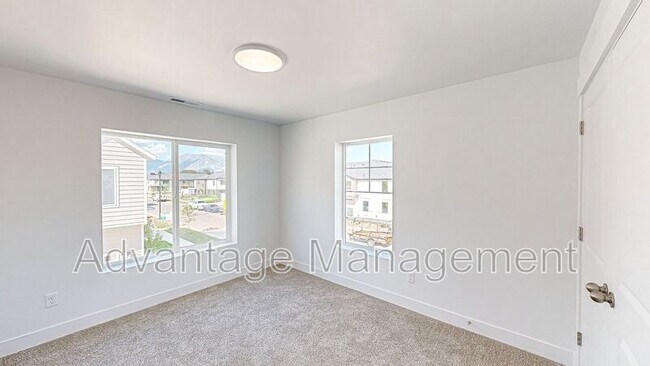 Building Photo - 1126 S 200 E