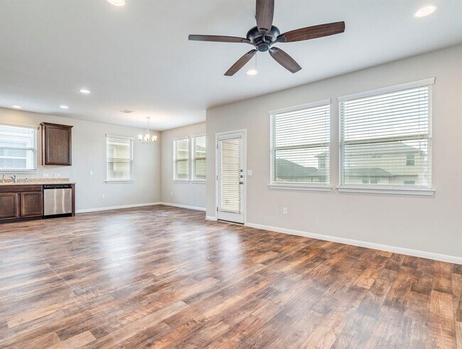 Building Photo - 398 Wapiti Rd