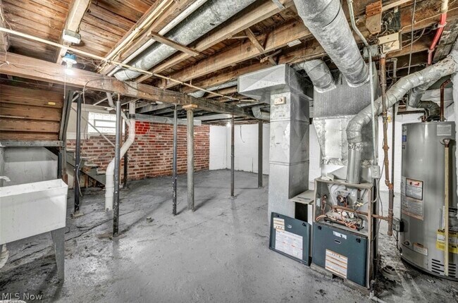 Building Photo - 936 Selwyn Rd