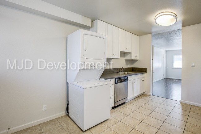 Building Photo - 107 King Rd