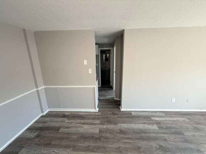 Building Photo - 13420 Euclid Ave