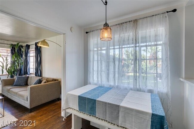 Building Photo - 1217 S 7th St