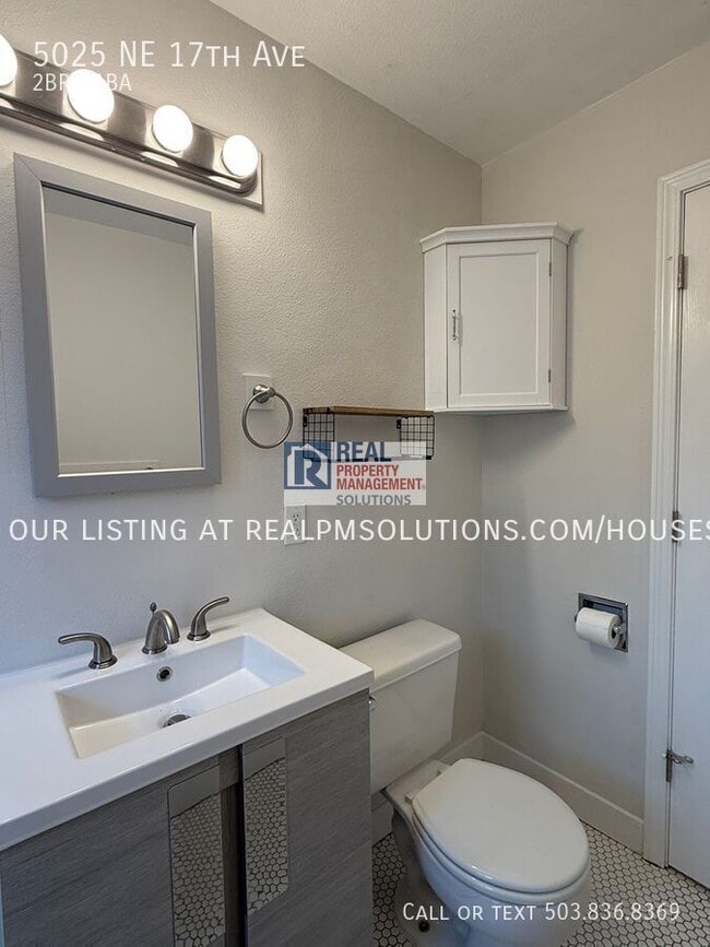 Building Photo - 5025 NE 17th Ave