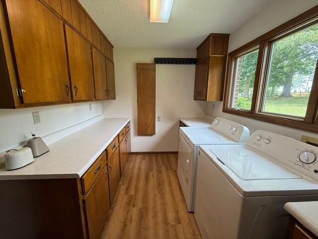 Building Photo - 590 Wedgwood Dr